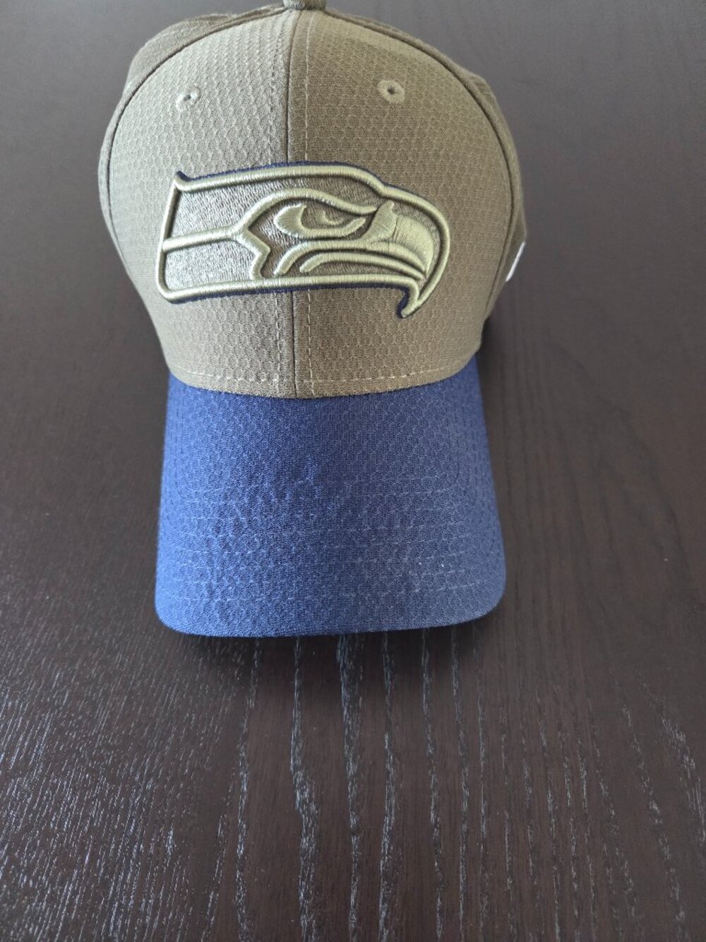 New Era Olive Seattle Seahawks 2017 Salute To Service 39THIRTY Flex Hat